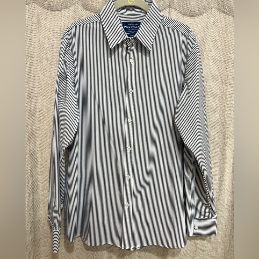 Mizzen+Main Men's Leeward Navy Pinstripe Dress Shirt
